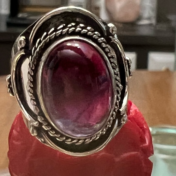 5 1/2 Amethyst cabochon sterling silver ring - Picture 6 of 6